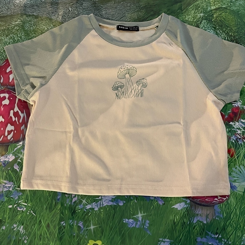 Mushroom Crop Tee, Multiple Sizes, NWOT, For Bundle Purchases Only - Picture 5 of 9